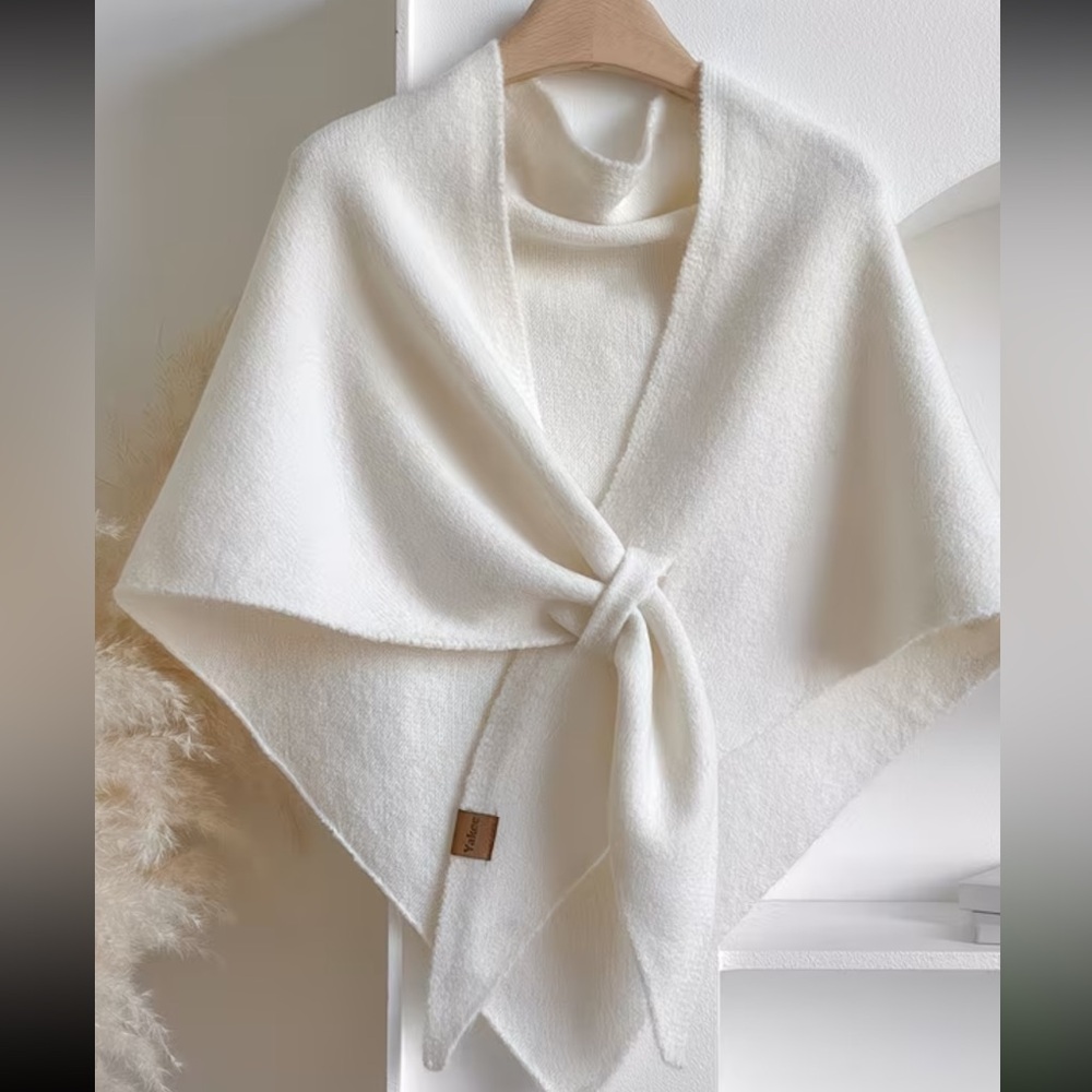 Elegant creamy White Shawl Wrap nwt
